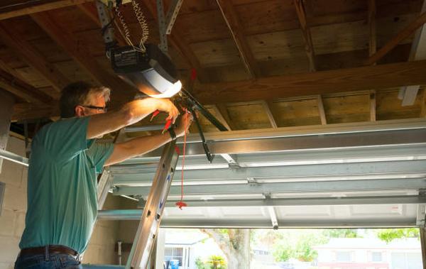 Garage Door Balance & Alignment Services in Agoura Hills